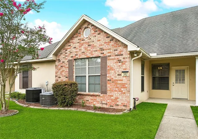 Listing Photo 3 - Condo for sale in building located at 40145 Taylors Trl Trace, Slidell, LA 70461 - Unit #302