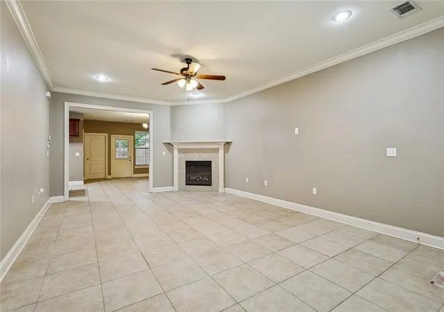 Listing Photo 5 - Condo for sale in building located at 40145 Taylors Trl Trace, Slidell, LA 70461 - Unit #302