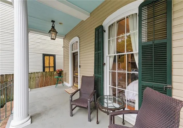Listing Photo 3 - Condo for sale in building located at 1027 Washington Ave, New Orleans, LA 70130 - Unit #A