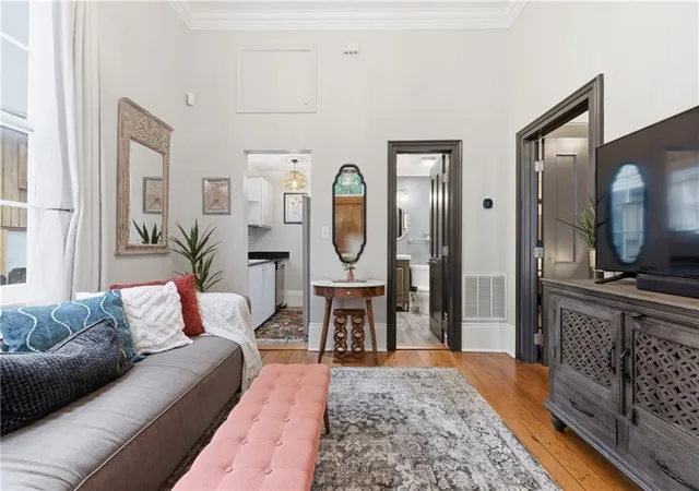 Listing Photo 4 - Condo for sale in building located at 1027 Washington Ave, New Orleans, LA 70130 - Unit #A