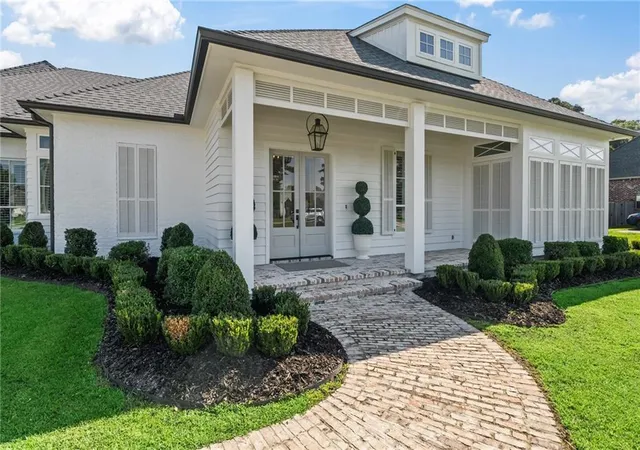Photo 2 of Sale Pending at 528 Tallow Tree Dr, Madisonville, LA 70447 | MLS# 2574829 | Listing updated on 2026-09-04