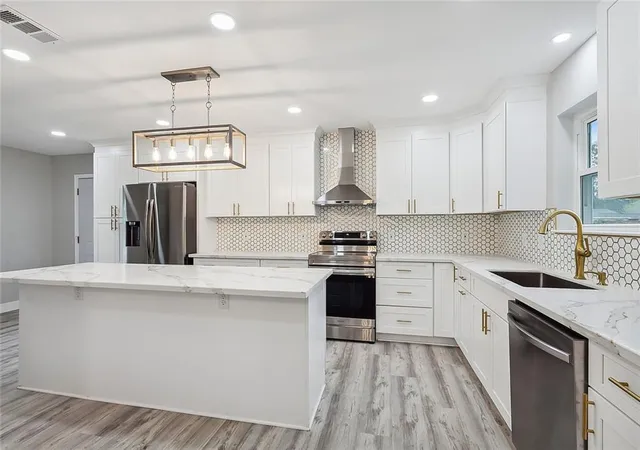 Photo 2 of Single family home for sale at 382 Oak Tree Dr, La Place, LA 70068 | MLS# 2574892 | Listing updated on 2026-08-31