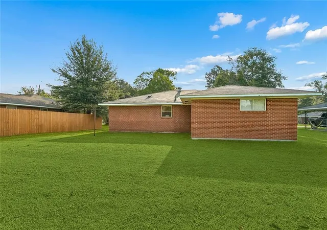 Photo 2 of Single family home for sale at 301 Maple St, Hammond, LA 70403 | MLS# 2574651 | Listing updated on 2026-09-08