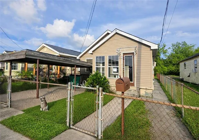 Photo 1 of Single family home for sale at 429 Gilligan St, Westwego, LA 70094 | MLS# 2574969 | Listing updated on 2026-09-04
