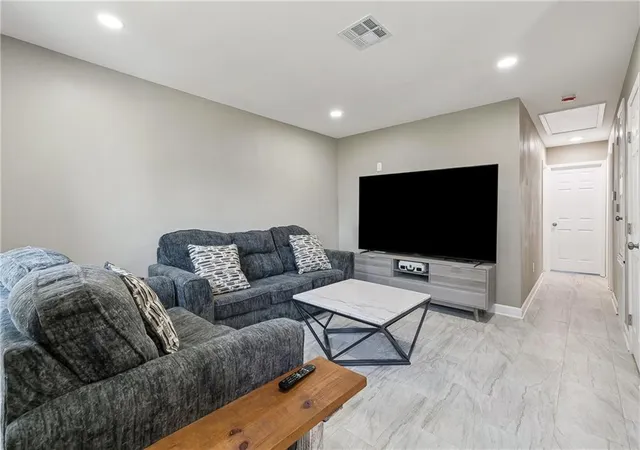 Photo 2 of Single family home for sale at 24 Furman Cir, Kenner, LA 70065 | MLS# 2574933 | Listing updated on 2026-09-21