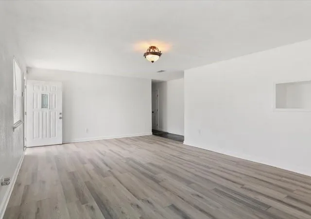 Photo 3 of Single family home for sale at 3040 Sorbonne Dr, Marrero, LA 70072 | MLS# 2574834 | Listing updated on 2026-08-31
