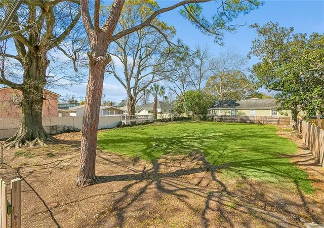 Photo 1 of Land for sale at 2605 Whitney Ave, Gretna, LA 70056 | MLS# 2574673 | Listing updated on 2026-08-31