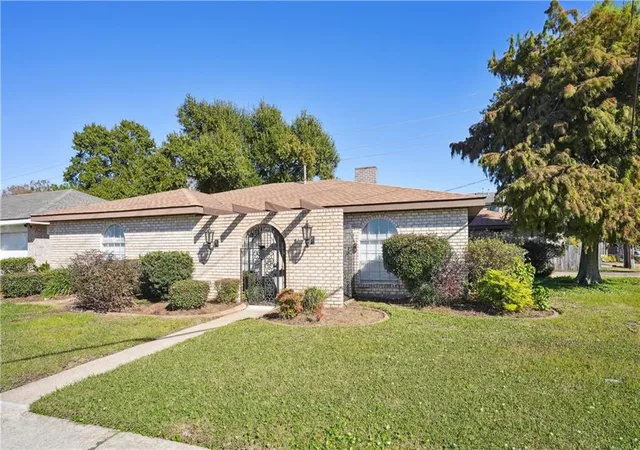 Photo 1 of Single family home for sale at 2 Schill Ave, Kenner, LA 70065 | MLS# 2574442 | Listing updated on 2026-09-19