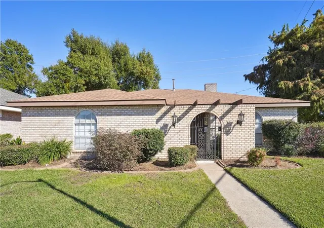 Photo 2 of Single family home for sale at 2 Schill Ave, Kenner, LA 70065 | MLS# 2574442 | Listing updated on 2026-09-19