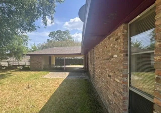 Photo 2 of Sale Pending at 2309 Stonewood Dr, Baton Rouge, LA 70816 | MLS# 2575018 | Listing updated on 2026-09-09