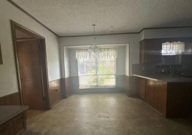 Photo 4 of Sale Pending at 2309 Stonewood Dr, Baton Rouge, LA 70816 | MLS# 2575018 | Listing updated on 2026-09-09