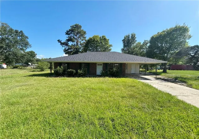 Photo 3 of Single family home for sale at 4153 Shaffett Ln, Zachary, LA 70791 | MLS# 2575004 | Listing updated on 2026-09-02
