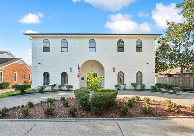 Photo 1 of Single family home for sale at 800 Crystal St, New Orleans, LA 70124 | MLS# 2574799 | Listing updated on 2026-09-19