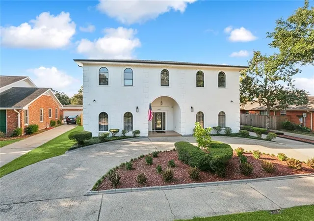 Photo 2 of Single family home for sale at 800 Crystal St, New Orleans, LA 70124 | MLS# 2574799 | Listing updated on 2026-09-19