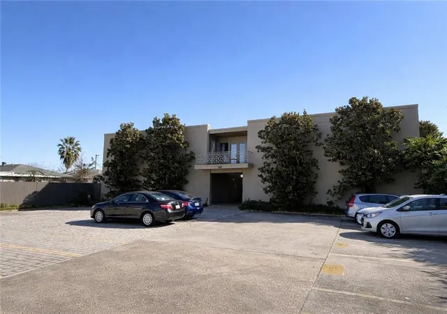 Photo 1 of Multi family home for sale at 3107 Orris Ln, Metairie, LA 70002 | MLS# 2575099 | Listing updated on 2026-09-01