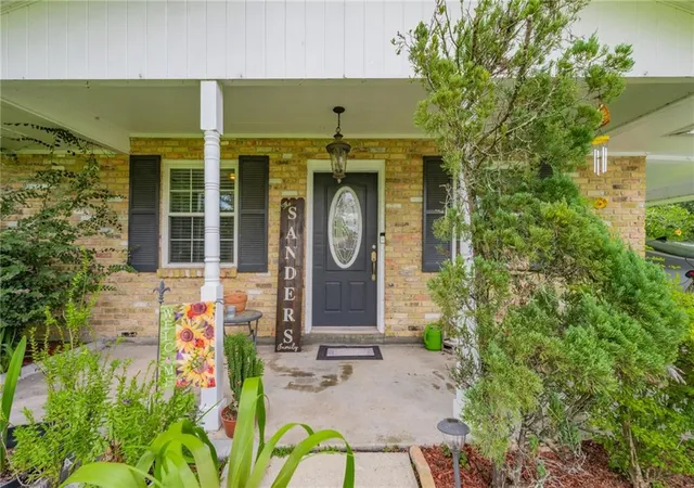 Photo 2 of Single family home for sale at 1047 Maris Stella St, Slidell, LA 70460 | MLS# 2573858 | Listing updated on 2026-09-11
