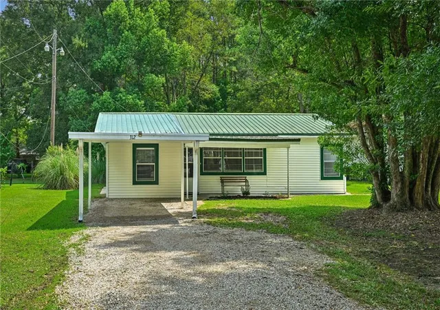 Photo 2 of Single family home for sale at 312 Cypress St, Independence, LA 70443 | MLS# 2574654 | Listing updated on 2026-09-11
