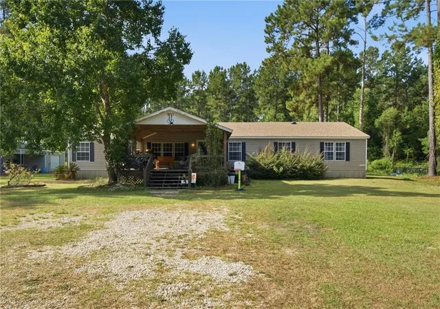 Photo 1 of Single family home for sale at 61572 Dantin Rd, Bogalusa, LA 70427 | MLS# 2570627 | Listing updated on 2026-09-14