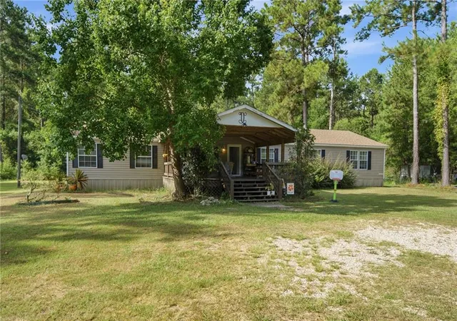 Photo 2 of Single family home for sale at 61572 Dantin Rd, Bogalusa, LA 70427 | MLS# 2570627 | Listing updated on 2026-09-14
