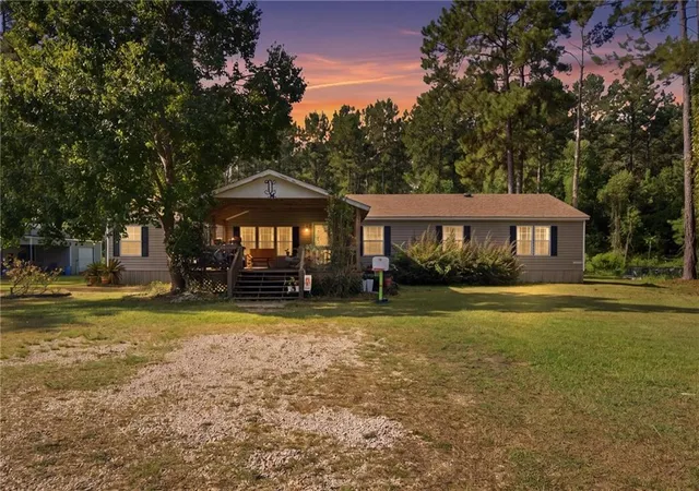 Photo 3 of Single family home for sale at 61572 Dantin Rd, Bogalusa, LA 70427 | MLS# 2570627 | Listing updated on 2026-09-14