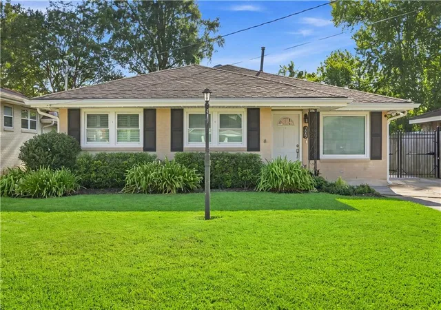 Single family home for sale at 729 Jefferson Hts Ave, Jefferson, LA 70121 | MLS# 2574450