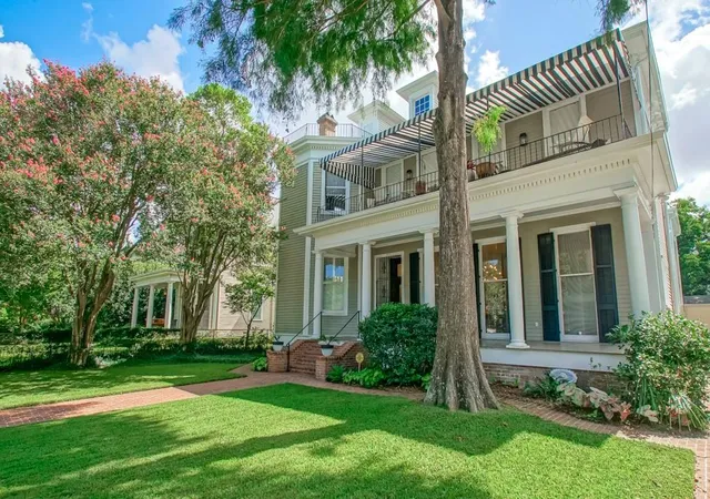 Photo 2 of Condo for sale at 1821 Milan St #B, New Orleans, LA 70115 | MLS# 2574968 | Listing updated on 2026-10-06