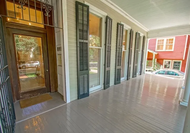 Listing Photo 5 - Condo for sale in building located at 1821 Milan St, New Orleans, LA 70115 - Unit #B