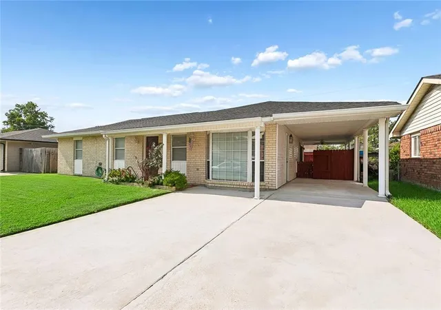 Photo 2 of Single family home for sale at 2812 Virginia Lee Dr, Marrero, LA 70072 | MLS# 2575123 | Listing updated on 2026-09-09