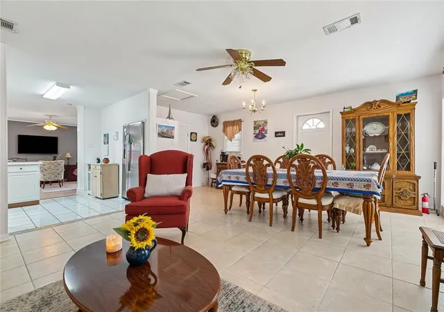 Photo 3 of Single family home for sale at 2812 Virginia Lee Dr, Marrero, LA 70072 | MLS# 2575123 | Listing updated on 2026-09-09