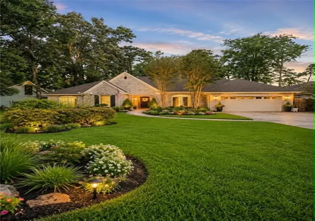 Photo 3 of Single family home for sale at 255 S Lotus Dr, Mandeville, LA 70471 | MLS# 2575212 | Listing updated on 2026-09-12