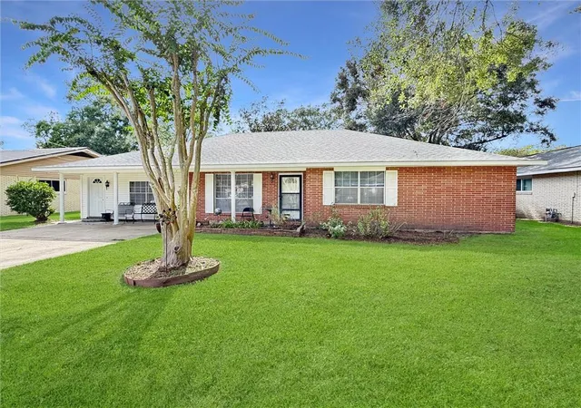 Photo 2 of Single family home for sale at 1019 Saint Scholastica St, Slidell, LA 70460 | MLS# 2575175 | Listing updated on 2026-09-15