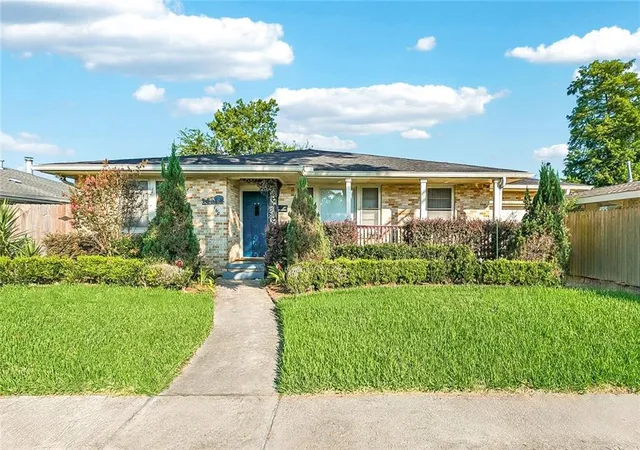 Photo 1 of Single family home for sale at 160 W Henfer Ave, River Ridge, LA 70123 | MLS# 2574843 | Listing updated on 2026-09-02