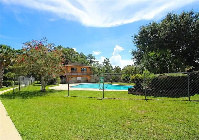 Listing Photo 4 - Condo for sale in building located at 166 Vlg Dr, Slidell, LA 70461 - Unit #166