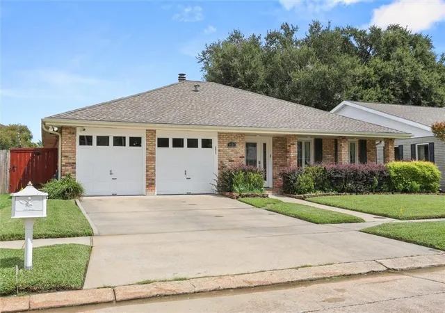 Photo 2 of Single family home for sale at 4132 Pommard Dr, Kenner, LA 70065 | MLS# 2575171 | Listing updated on 2026-10-06