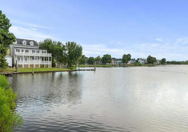 Photo 1 of Townhouse for sale at 15 Pl Lafitte, Madisonville, LA 70447 | MLS# 2570875 | Listing updated on 2026-09-23