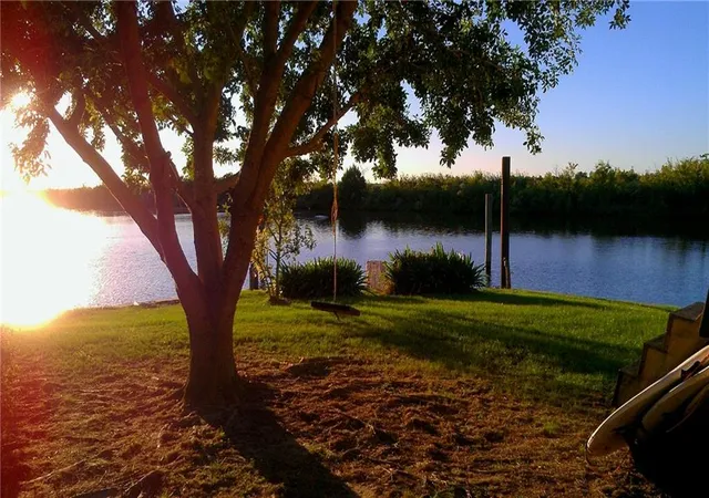 Photo 2 of Townhouse for sale at 15 Pl Lafitte, Madisonville, LA 70447 | MLS# 2570875 | Listing updated on 2026-09-23