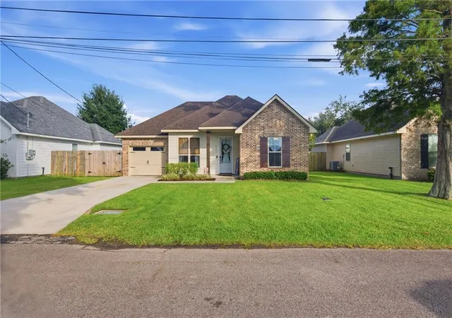 Photo 1 of Single family home for sale at 503 Lauve Ln, Luling, LA 70070 | MLS# 2575307 | Listing updated on 2026-09-19