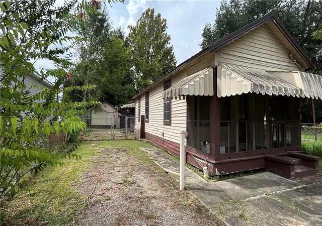Photo 2 of Single family home for sale at 3012 Newton St, Baton Rouge, LA 70802 | MLS# 2575316 | Listing updated on 2026-09-02