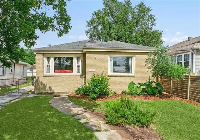 Photo 1 of Single family home for sale at 5721 Vermillion Blvd, New Orleans, LA 70122 | MLS# 2571855 | Listing updated on 2026-09-29