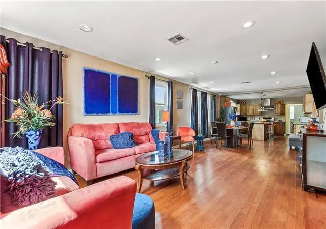 Photo 2 of Single family home for sale at 5721 Vermillion Blvd, New Orleans, LA 70122 | MLS# 2571855 | Listing updated on 2026-09-29