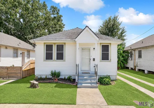 Single family home for sale at 2116 Neely St, Jefferson, LA 70121 | MLS# 2574623