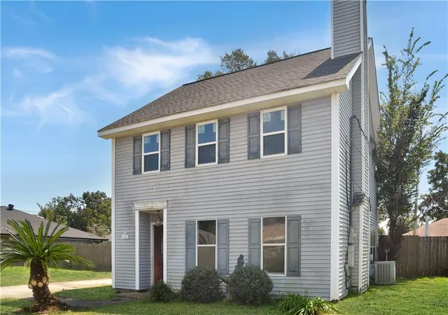 Photo 2 of Single family home for sale at 108 River Point Dr, Destrehan, LA 70047 | MLS# 2575085 | Listing updated on 2026-09-15