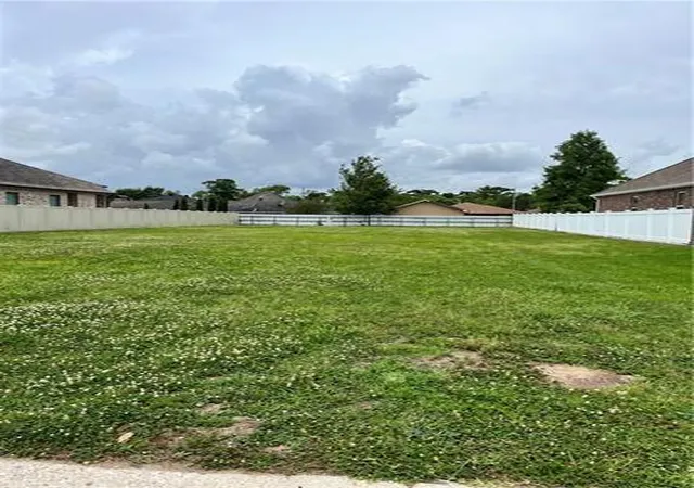 Photo 3 of Sale Pending at 3104 Rue Marcelle Dr, Meraux, LA 70075 | MLS# 2575348 | Listing updated on 2026-10-06