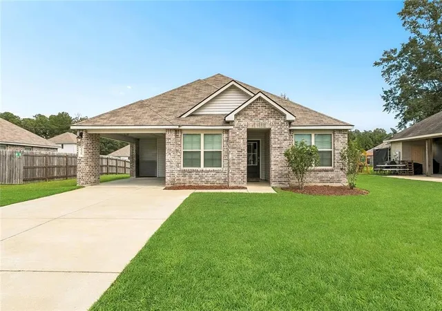 Single family home for sale at 48506 Red Fox Dr, Hammond, LA 70401 | MLS# 2575354