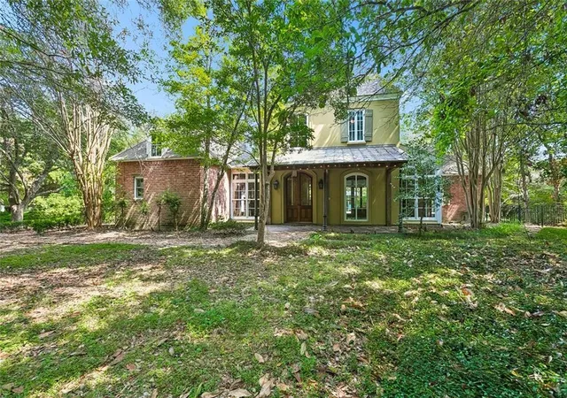 Photo 2 of Single family home for sale at 321 Copal St, Mandeville, LA 70448 | MLS# 2574099 | Listing updated on 2026-09-06