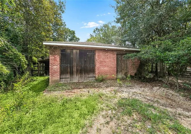 Photo 4 of Single family home for sale at 321 Copal St, Mandeville, LA 70448 | MLS# 2574099 | Listing updated on 2026-09-06