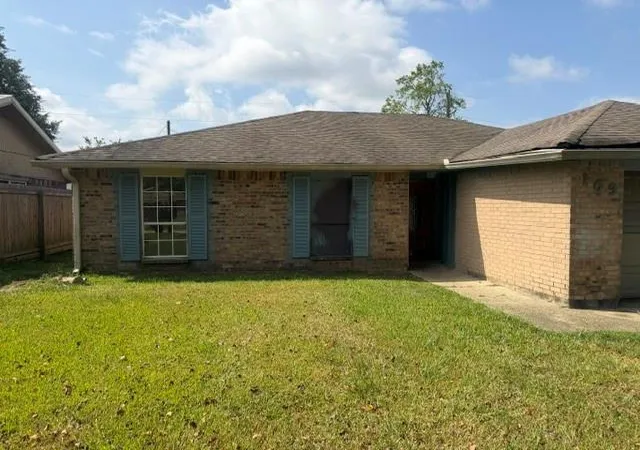 Photo 2 of Sale Pending at 109 Heritage Cir, Slidell, LA 70458 | MLS# 2574918 | Listing updated on 2026-09-05