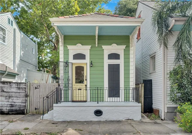 Photo 1 of Single family home for sale at 3824 Dauphine St, New Orleans, LA 70117 | MLS# 2574845 | Listing updated on 2026-09-21
