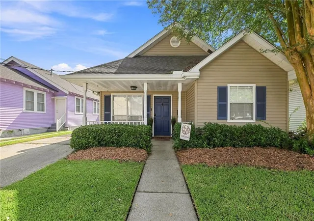 Single family home for sale at 131 Aris Ave, Metairie, LA 70005 | MLS# 2574735