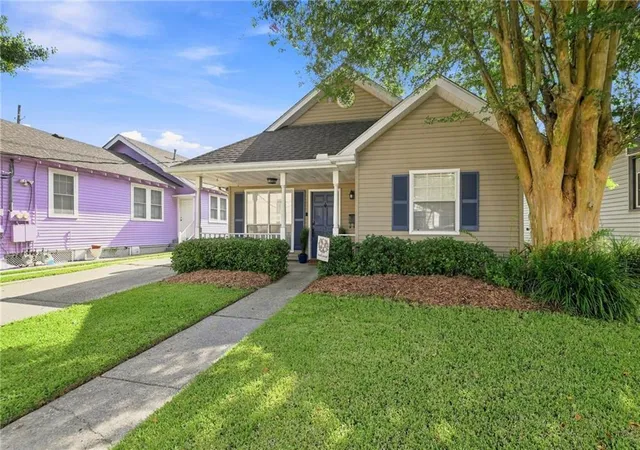Photo 2 of Single family home for sale at 131 Aris Ave, Metairie, LA 70005 | MLS# 2574735 | Listing updated on 2026-10-04